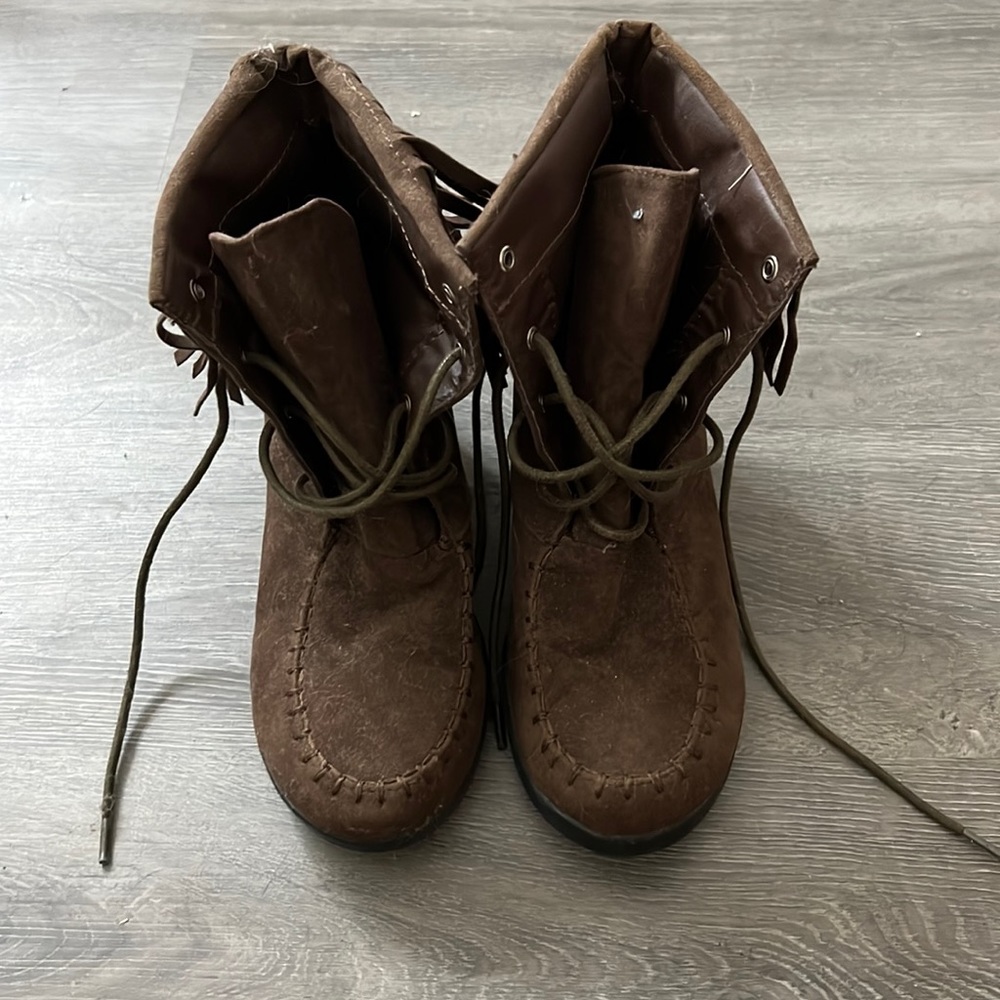 Link | Moccasin Wedge